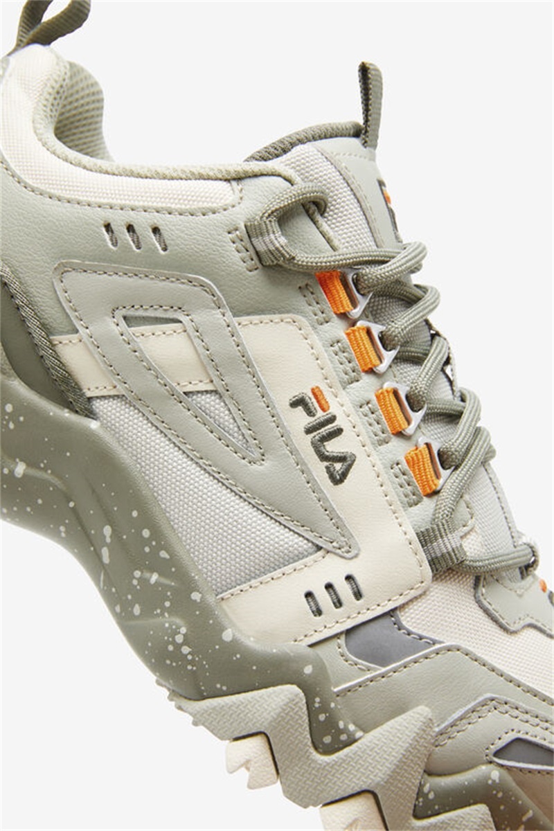White Women's Fila Oakmont Tr Sneakers | Saudi Arabia-261398